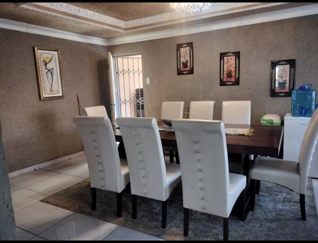 4 BEDROOM HOUSE FOR SALE IN PAYNEVILLE